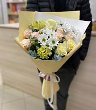 Букет цветов из:  Альстромерии, Розы и Хризантемы в Раздолье Новгородская область